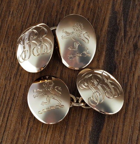 hand-engraved-lion-crest-gold-cufflinks-with-monogram initials