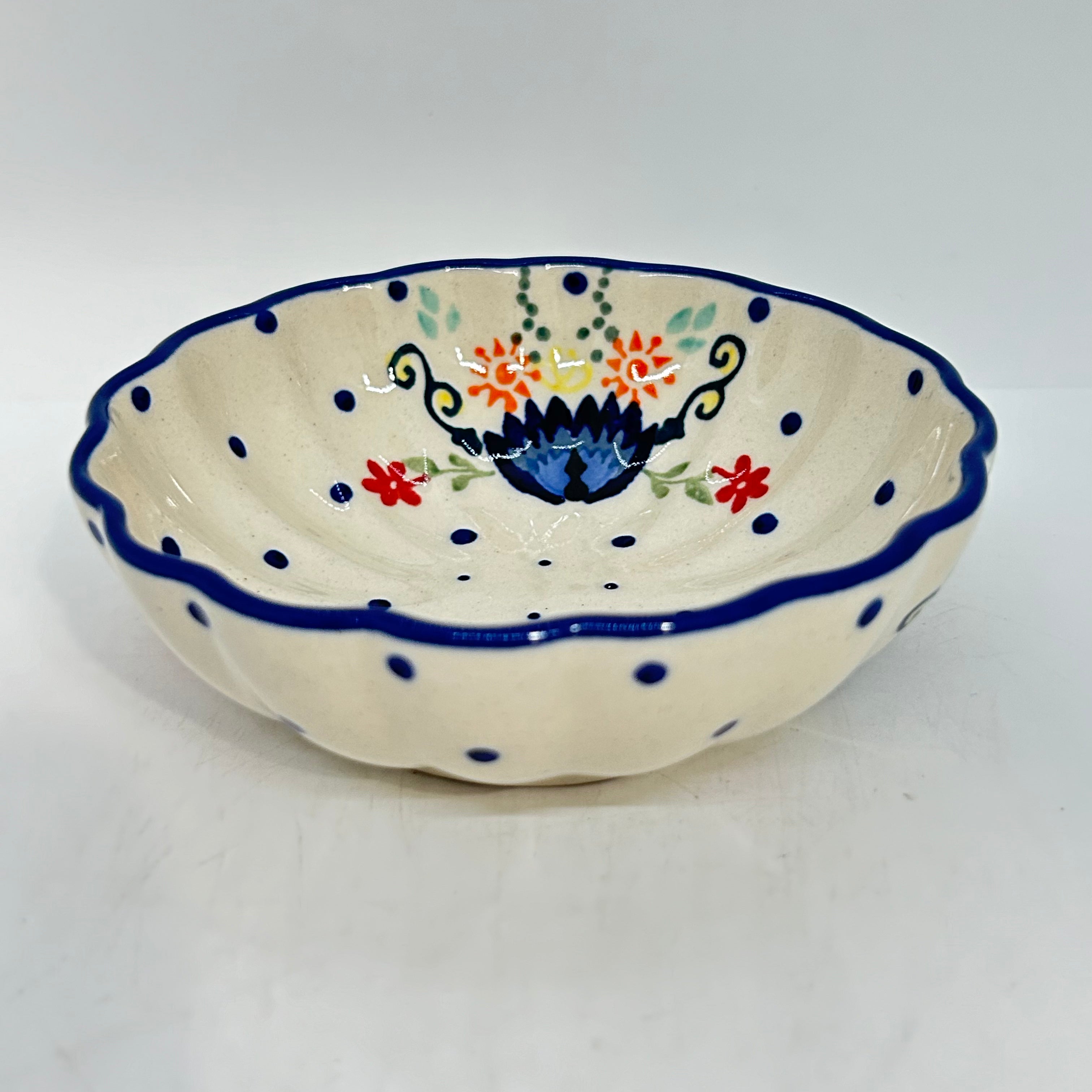 Scalloped Dish - GP24