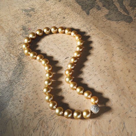 coco chanel pearls