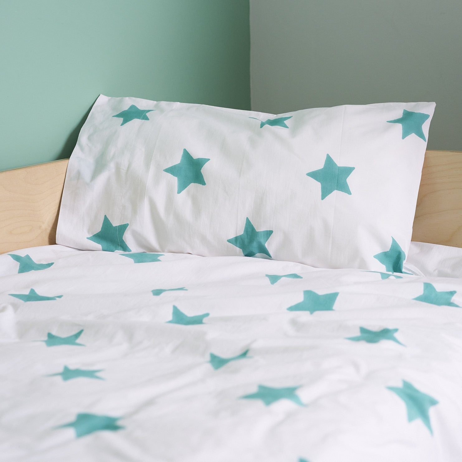 Tuquoise Star Toddler Cot Bed Duvet Set Lulu And Nat