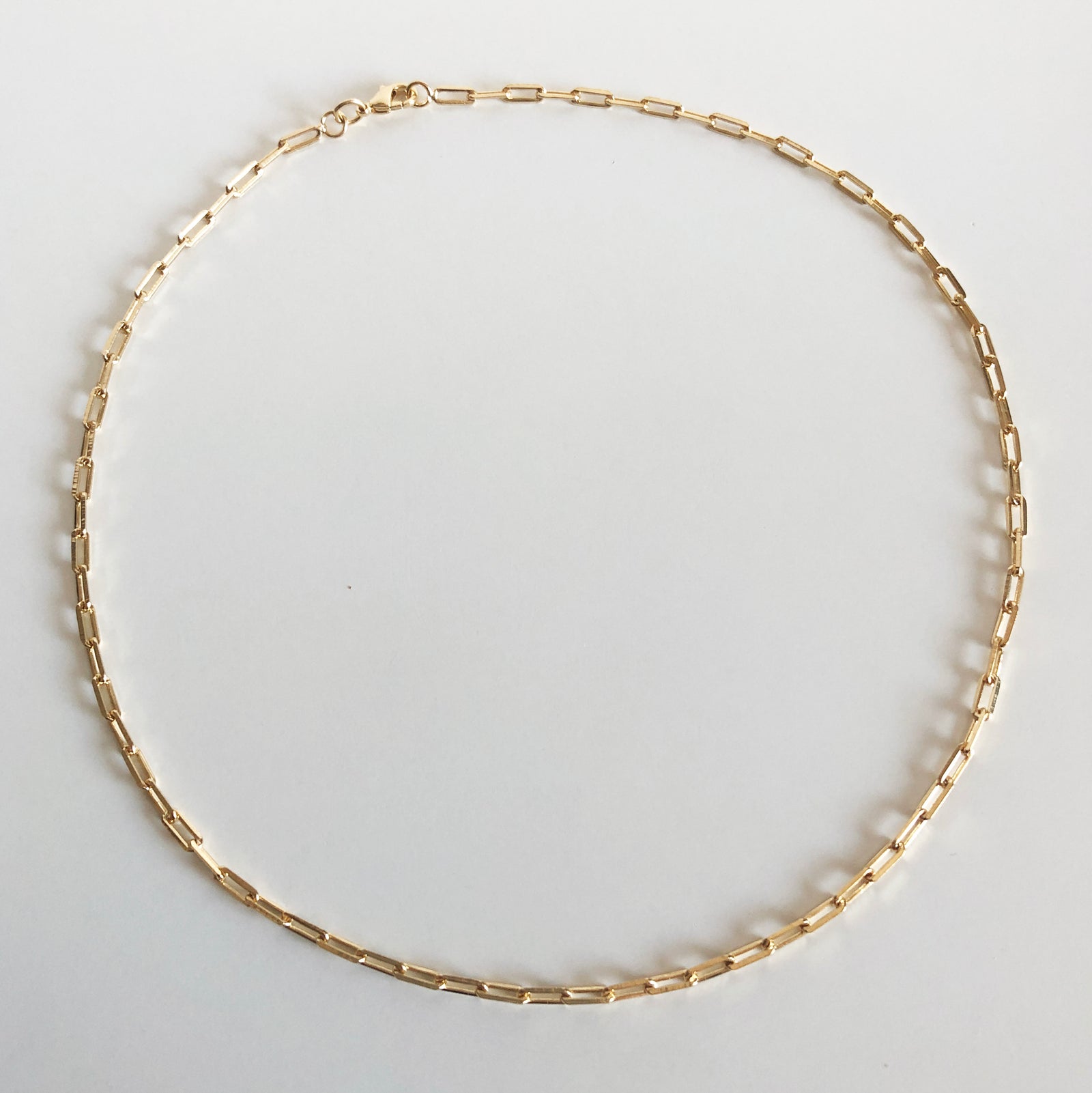 Classic chunky gold link chain
