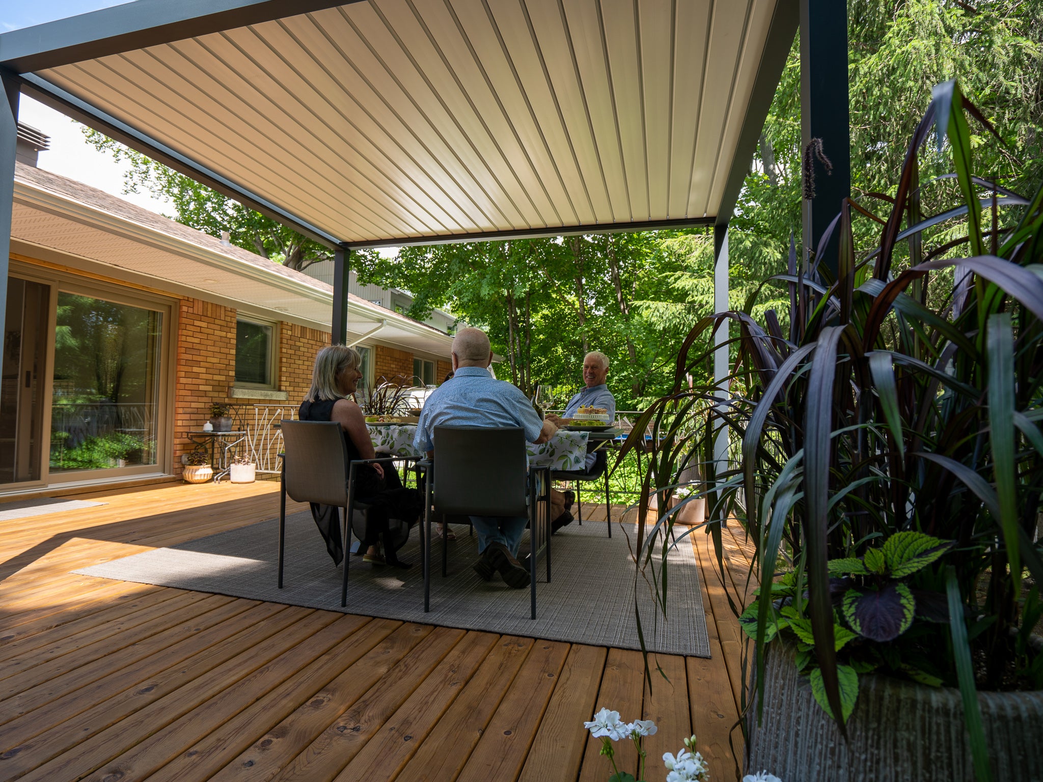 Pergola à Persiennes - Lames Fermées