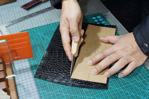 How to make a wallet - crocodile leather