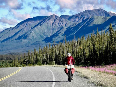Discovering the Rugged Beauty of the Alaska Highway