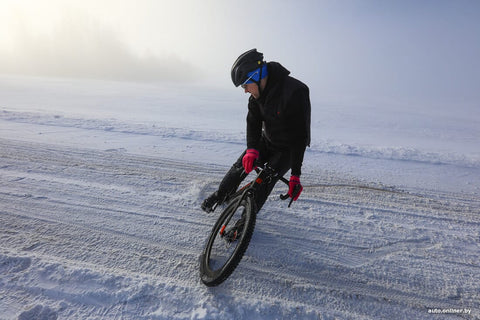 Tips to stay safe while cycling in winter