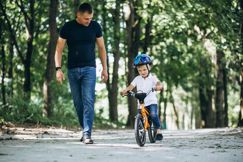 How to teach a child to ride a balance bike?