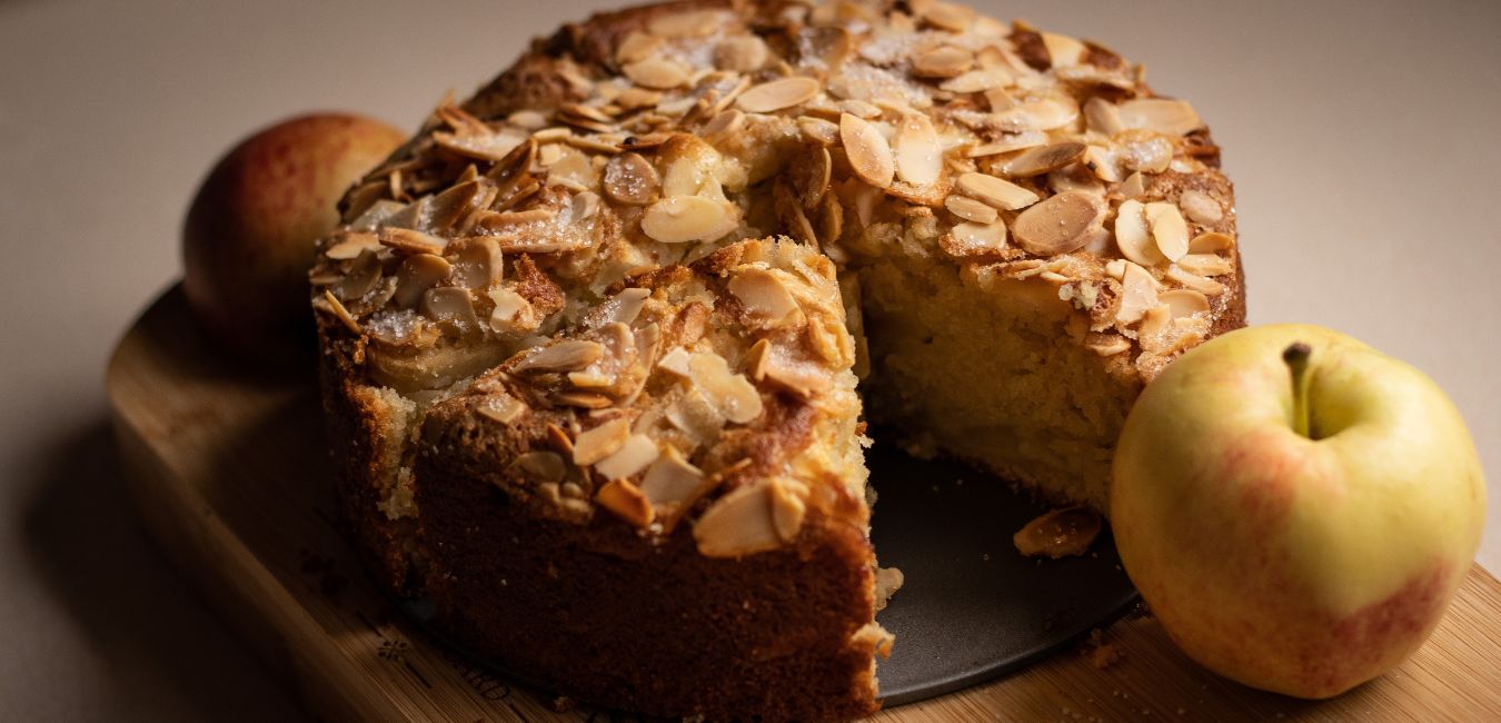 gateau au pomme qui sort du four 