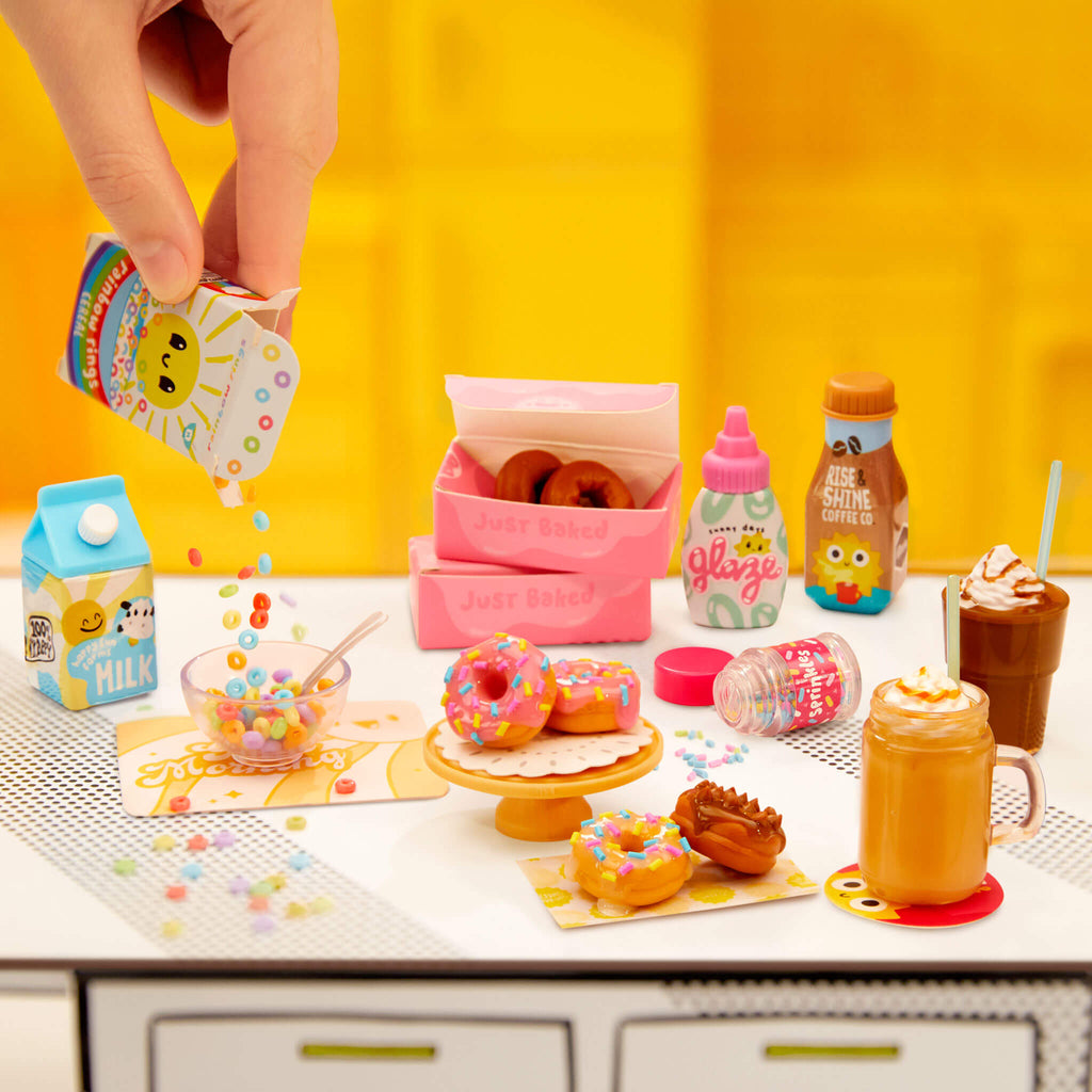 MGA's Miniverse - Make It Mini Food Cafe Series 1 Minis - L.O.L