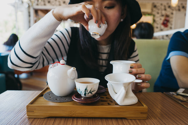 Grande tasse à thé avec couvercle et passoire, 650 ml, grande