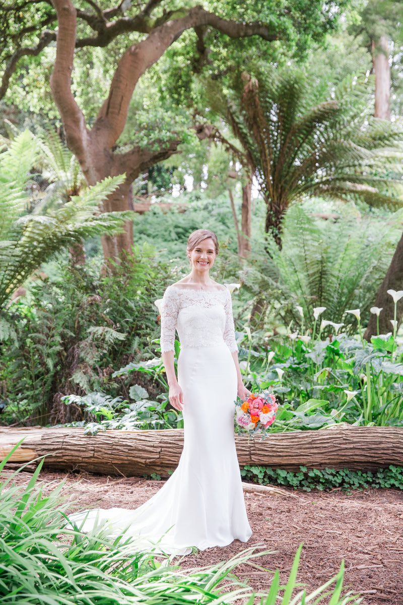Amy Kuschel 'Halston' size 4 used wedding dress – Nearly Newlywed