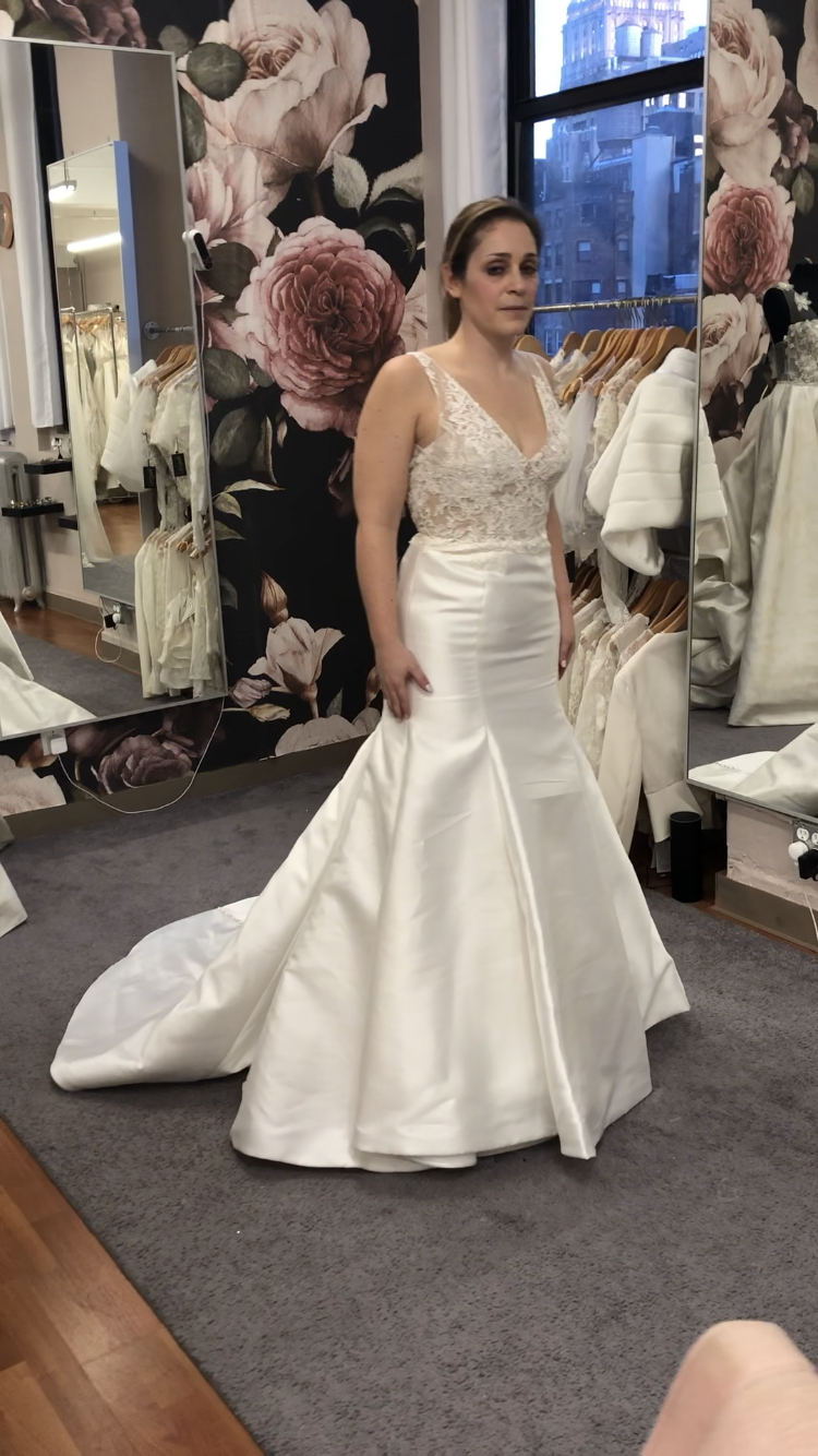 Monique Lhuillier 'BL16212 SLEEK' size 10 sample wedding dress – Nearly ...