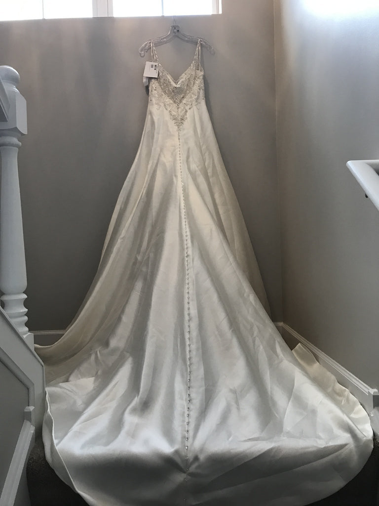 Maggie Sottero 'Kimberly' size 8 new wedding dress - Nearly Newlywed