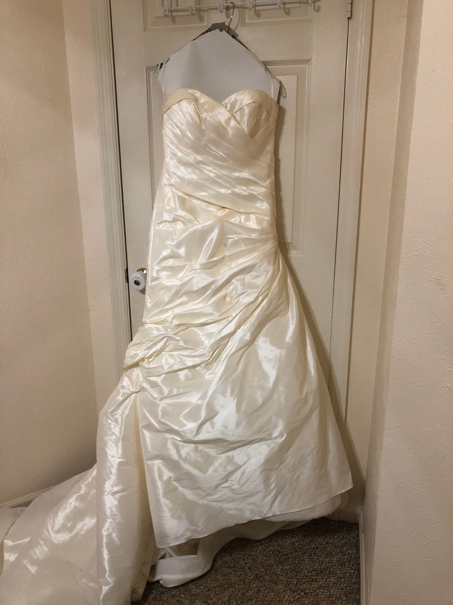 Mori Lee 'Beautiful Strapless' size 12 used wedding dress – Nearly Newlywed
