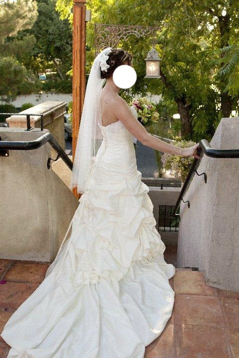En Vogue Bride '4051' size 4 used wedding dress – Nearly Newlywed