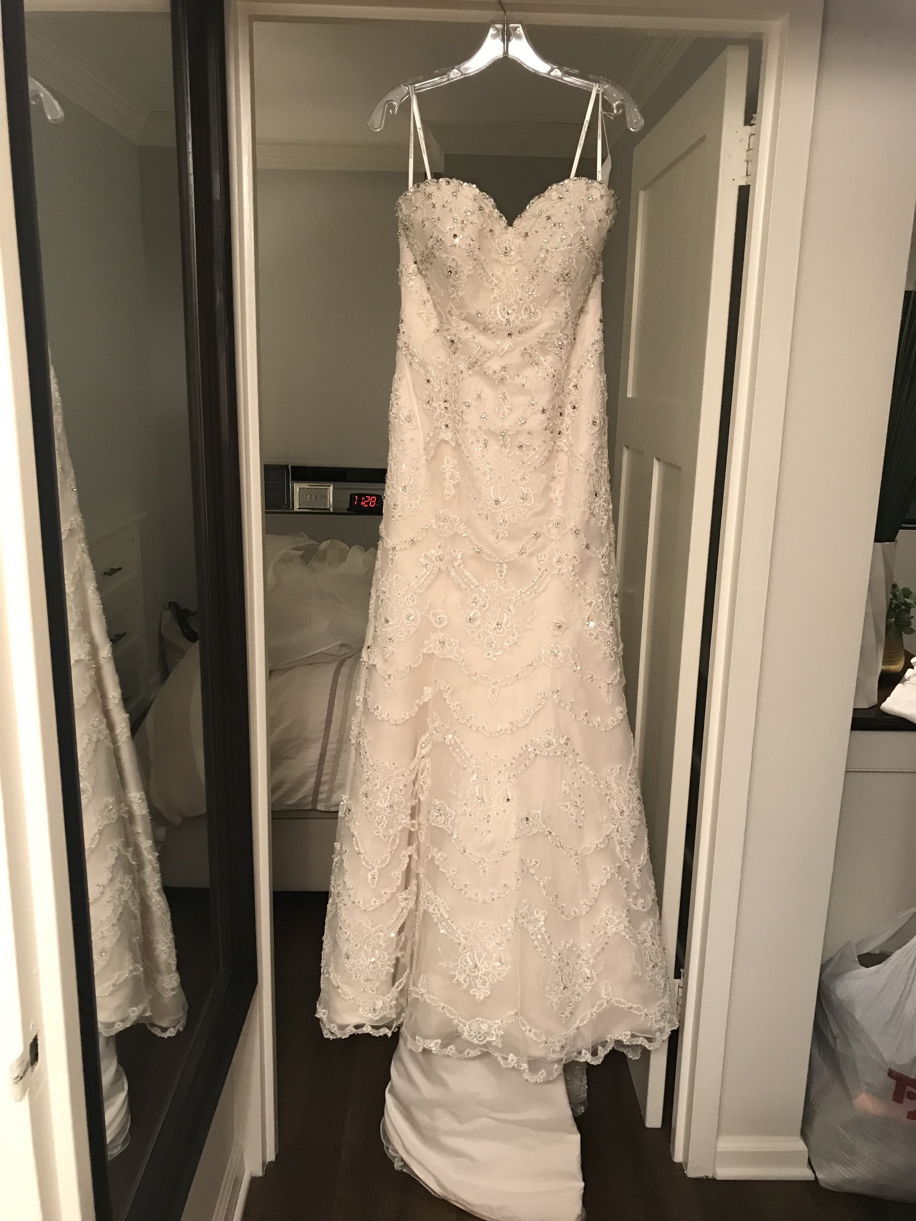 Fiore Couture 'Amanda' size 10 sample wedding dress – Nearly Newlywed