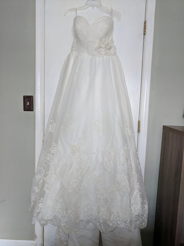 Allure Bridals '8957' size 6 new wedding dress - Nearly Newlywed