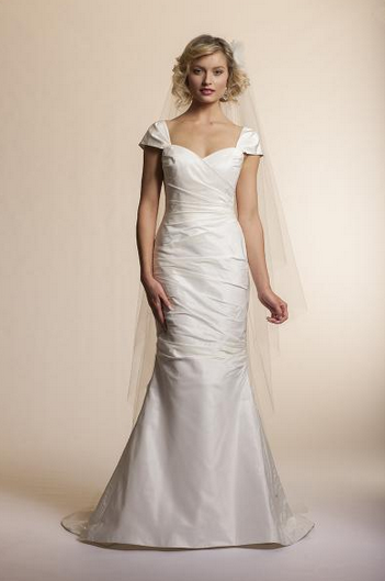 Amy Kuschel 'Tulip' size 14 sample wedding dress – Nearly Newlywed