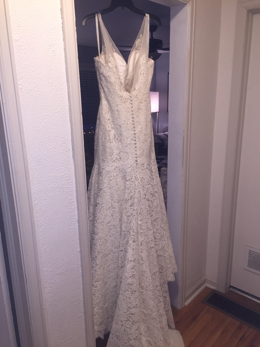 Modern Trousseau 'Noa' size 14 sample wedding dress – Nearly Newlywed