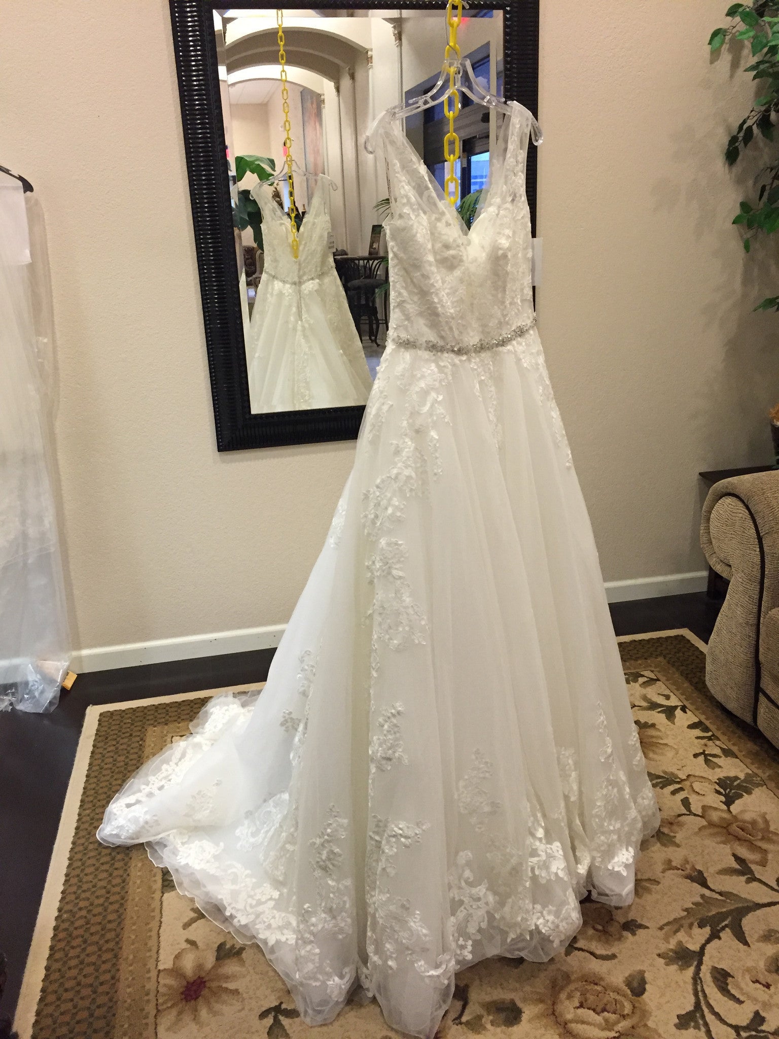 Maggie Sottero 'Sybil' size 12 new wedding dress – Nearly Newlywed