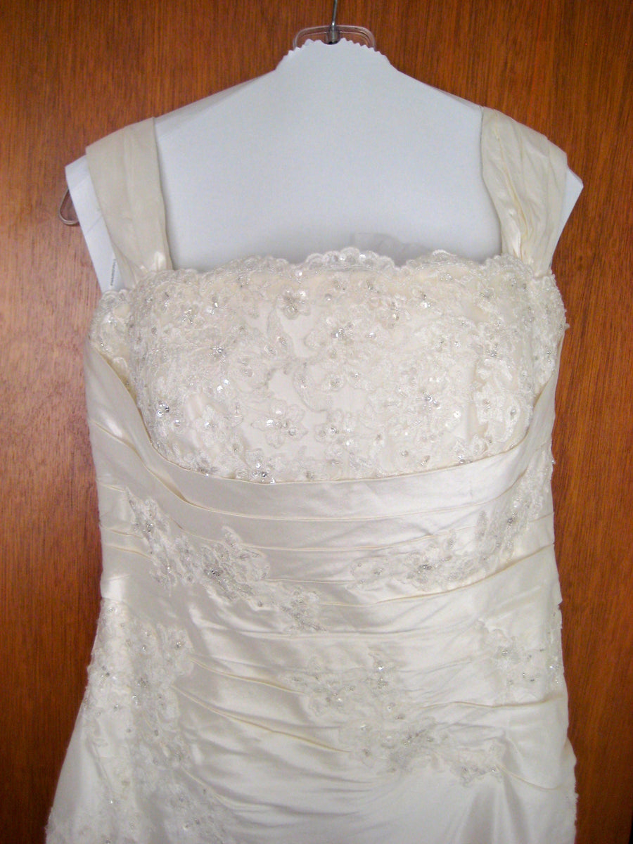 Pronovias 'Ipanema' size 16 new wedding dress – Nearly Newlywed