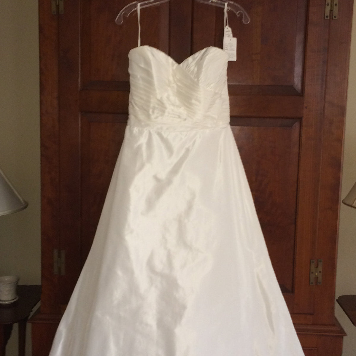 Judd Waddell 'Custom' Size 8 New Wedding Dress – Nearly Newlywed