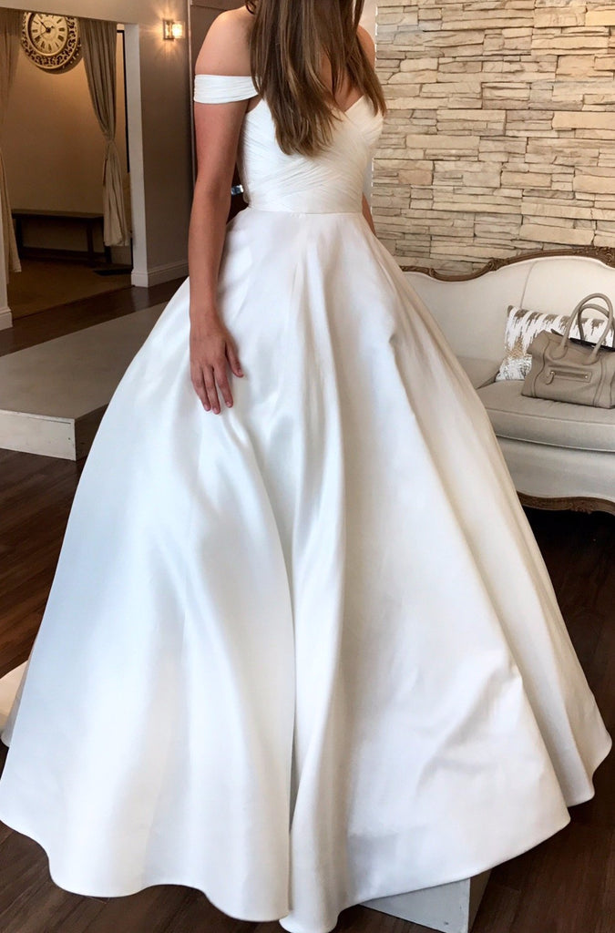 anne-barge-berkeley-size-6-new-wedding-dress-nearly-newlywed