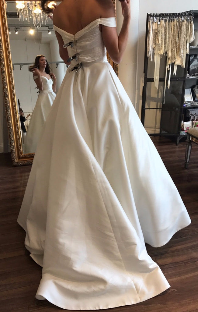 Anne Barge 'Berkeley' size 6 new wedding dress - Nearly Newlywed