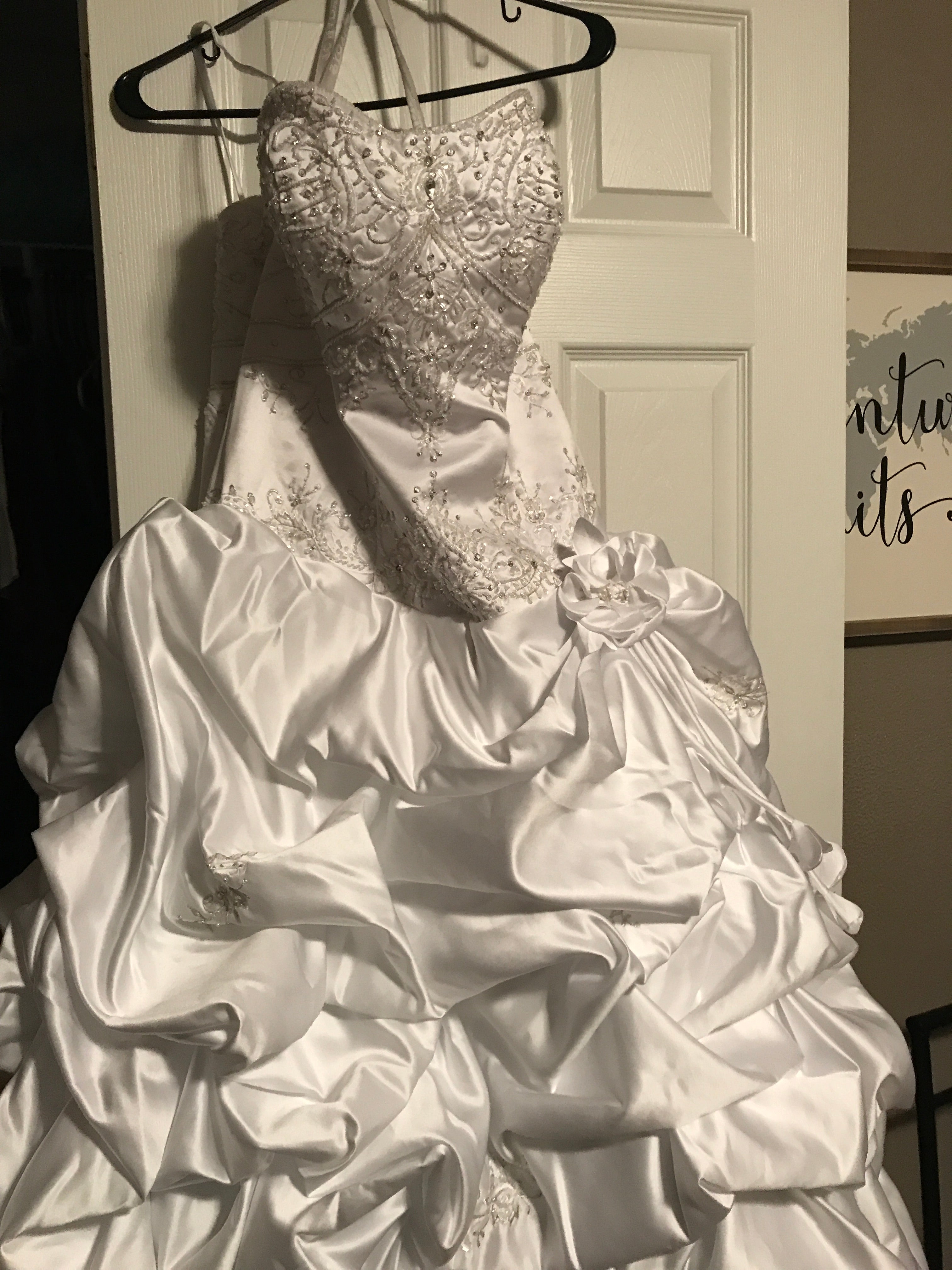 custom-beautiful-size-14-used-wedding-dress-nearly-newlywed