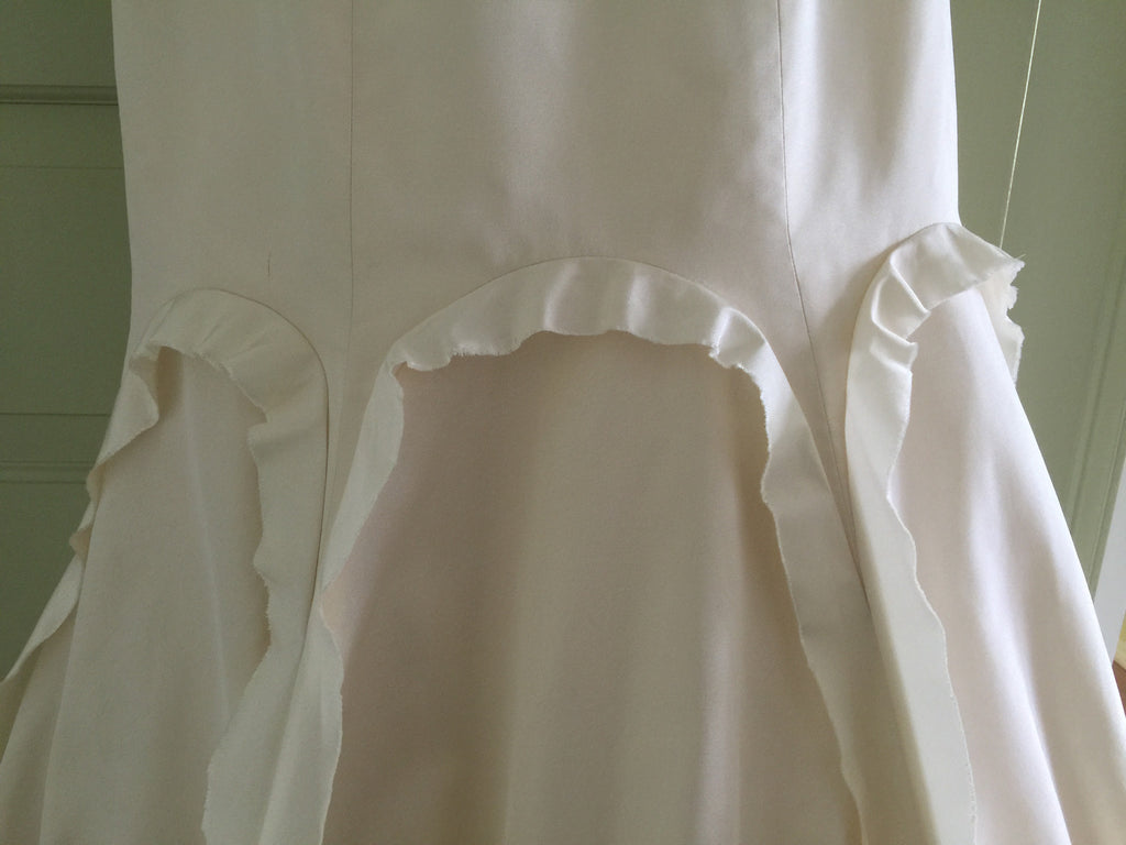 Vera Wang 'Ivory Dress' size 0 used wedding dress - Nearly Newlywed