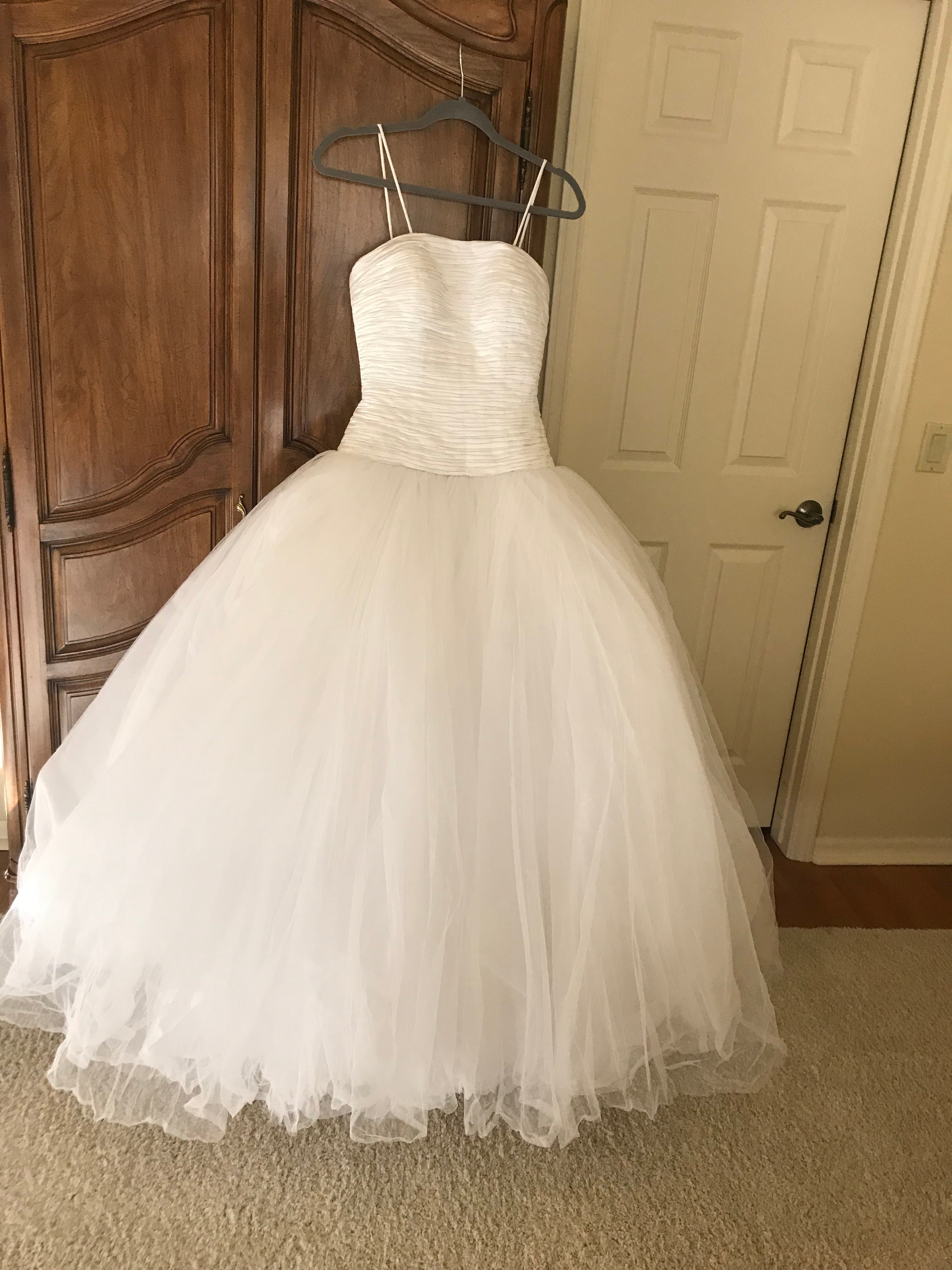 Oleg Cassini 'Ruched Satin' size 4 used wedding dress – Nearly Newlywed