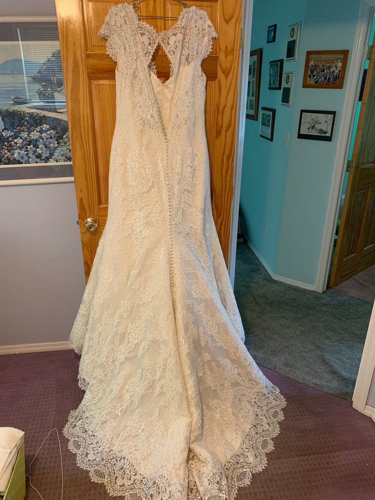 Augusta Jones 'Channing' size 16 sample wedding dress - Nearly Newlywed