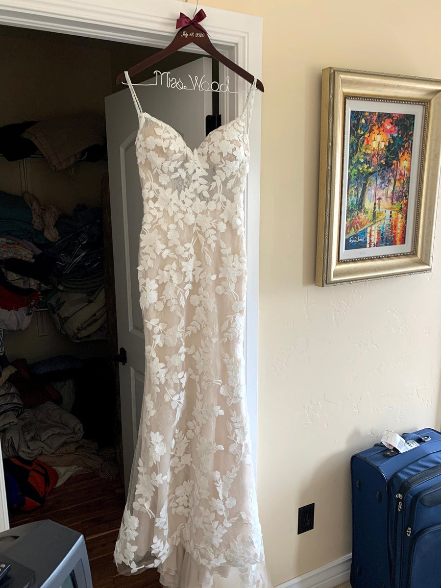 Blue by Enzoani 'Lesley SP19' – Nearly Newlywed