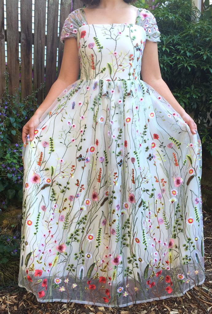 custom-floral-embroidered-size-8-new-wedding-dress-nearly-newlywed