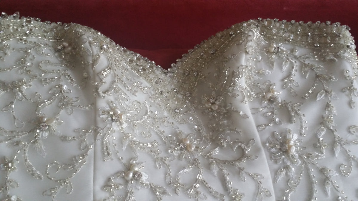 Custom 'Beaded' size 8 new wedding dress – Nearly Newlywed