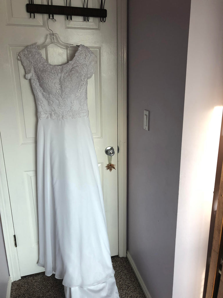 Bonny Bridal 'Sequin' size 4 used wedding dress - Nearly Newlywed
