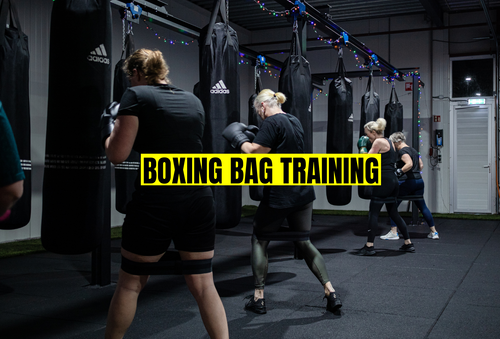 Sport Boutique 32 geeft boxing bag training. 