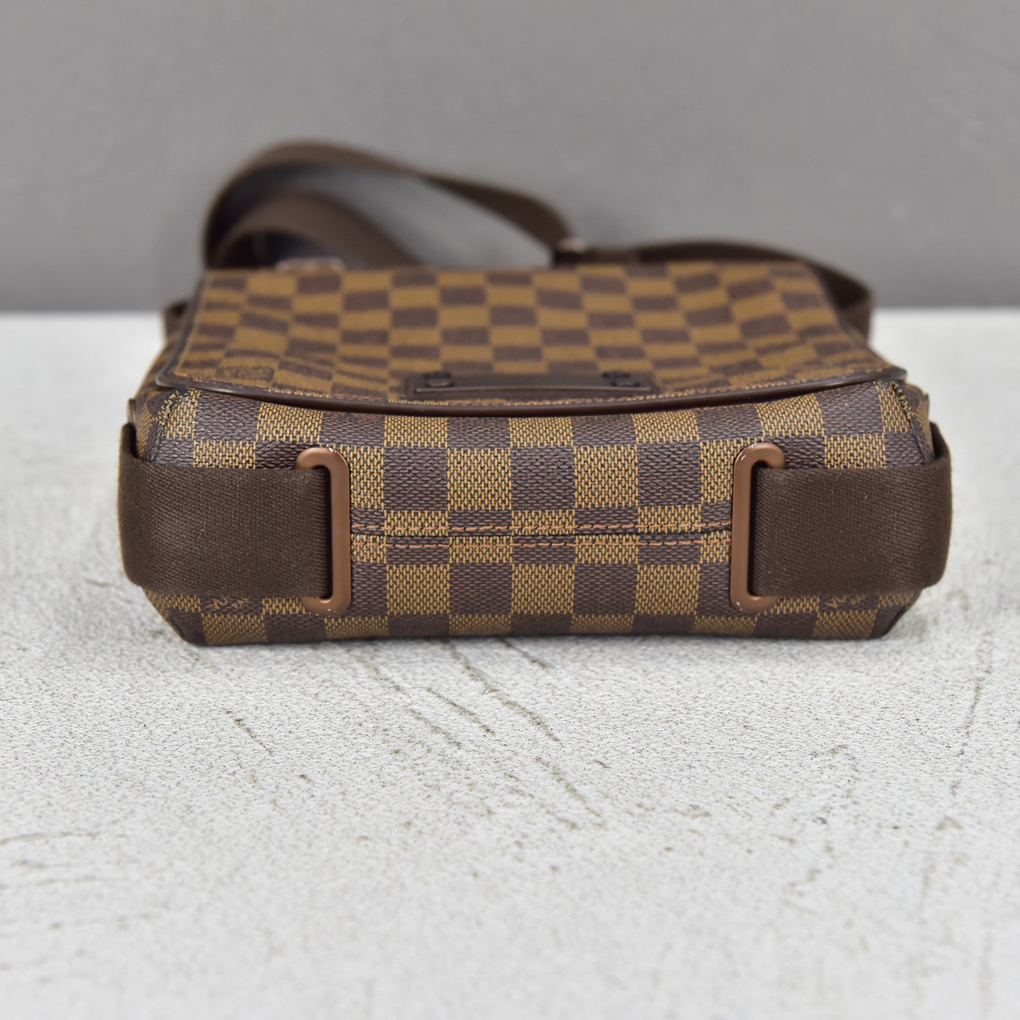 Brooklyn PM, Used & Preloved Louis Vuitton Crossbody Bag