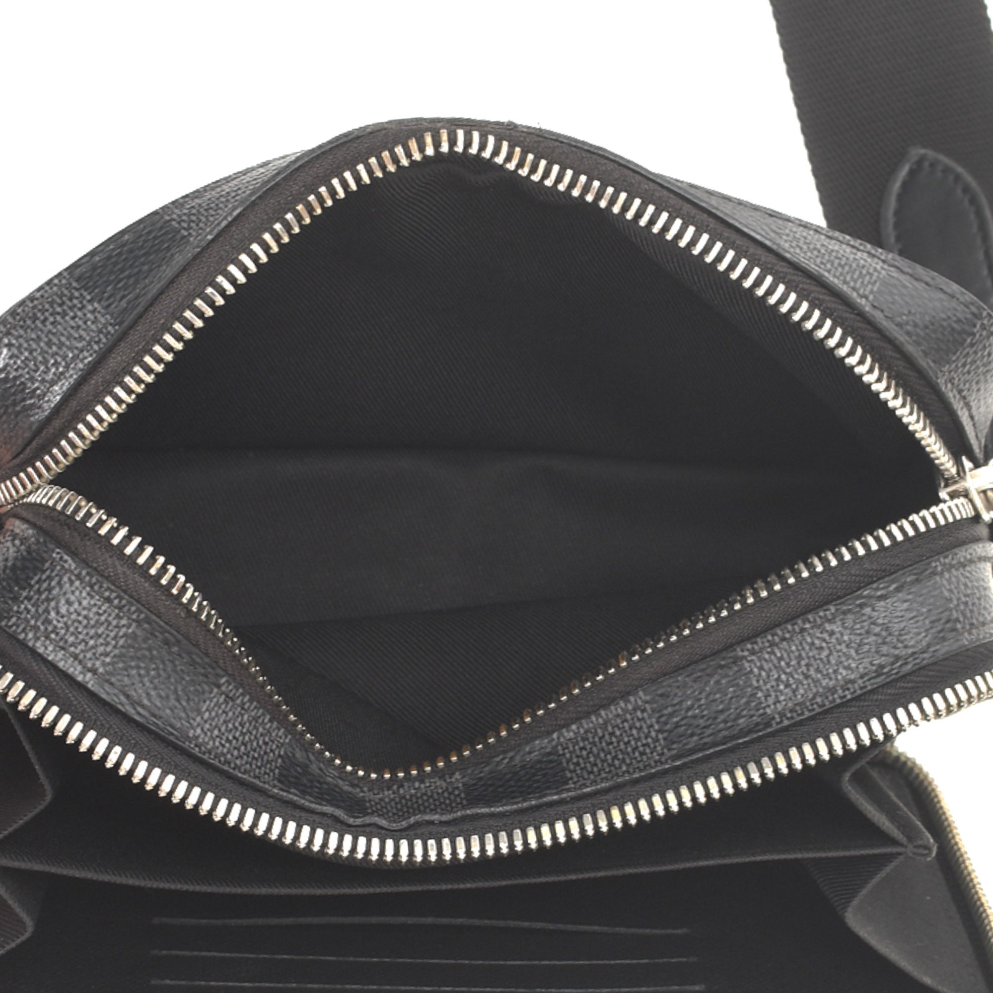 Louis Vuitton Pre-owned Alpha Wearable Shoulder Bag - Black