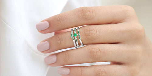 Sakshi Nisha Kali Emerald White Gold Ring