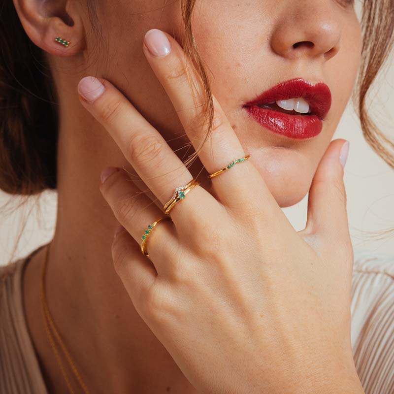 Ring in 9K Yellow Gold set with emeralds