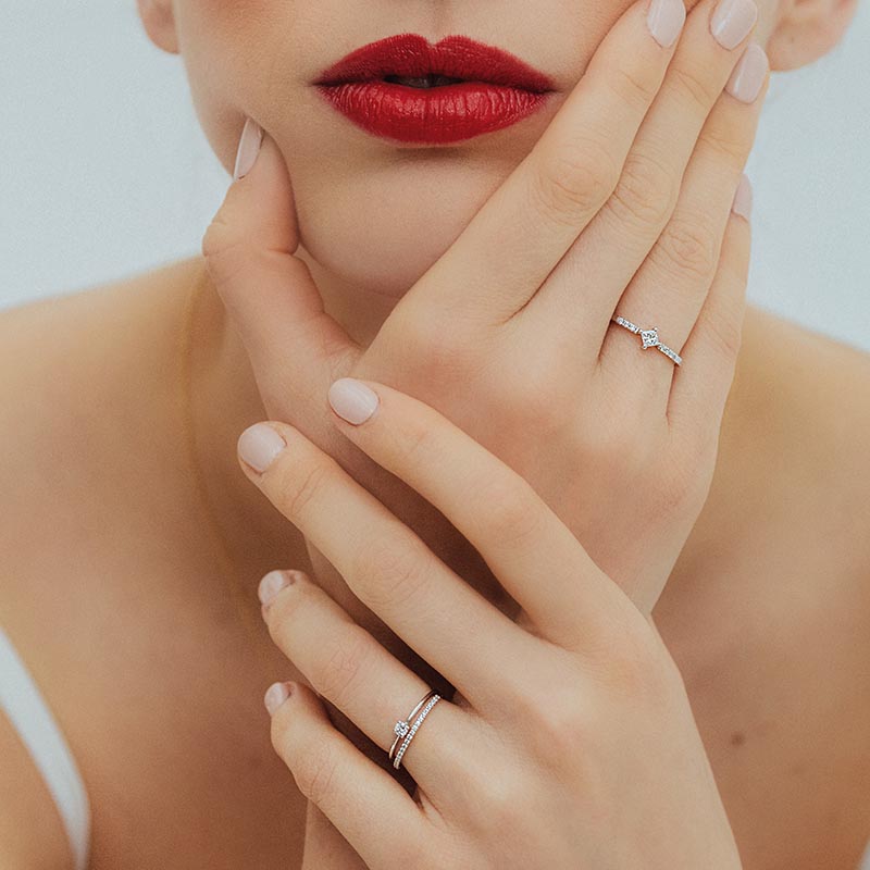 minimalist diamond engagement ring, diamond solitaire