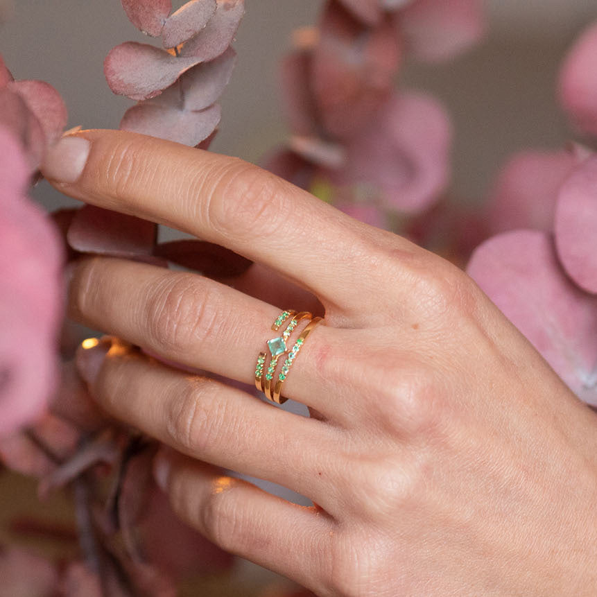 Accumulated rings in gold vermeil set with emeralds