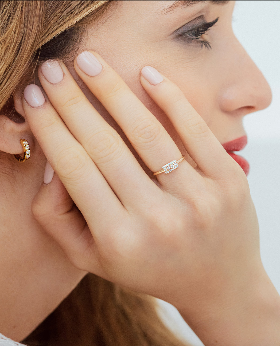 Anillo Tara engastado con diamantes naturales