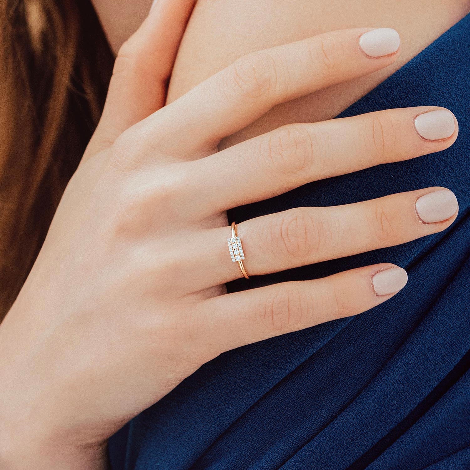 Ring in rose gold 9 carats set with black diamonds