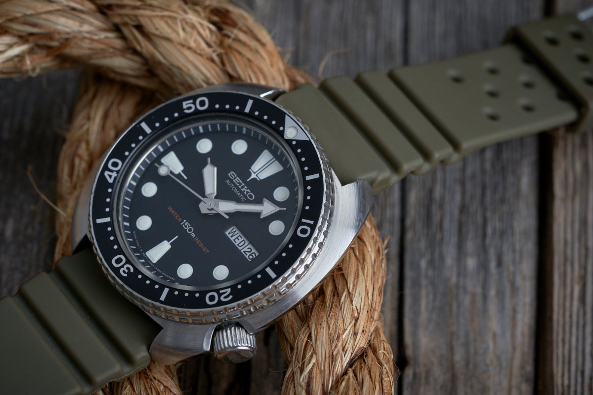 Uncle Seiko GL831 Olive Drab Diver Strap – Russell Jewellers