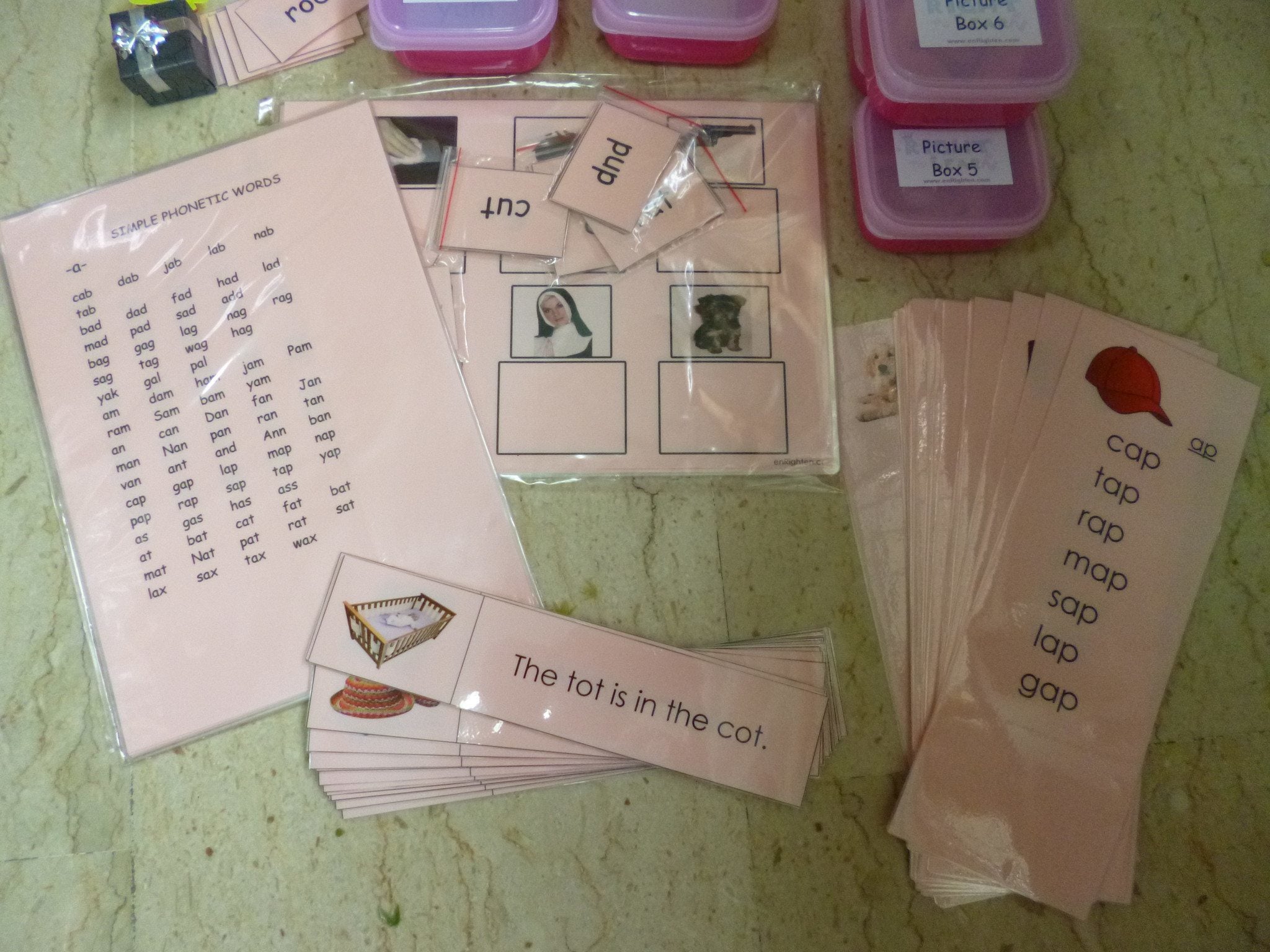 montessori-pink-scheme-phonics-complete-reading-kit-1