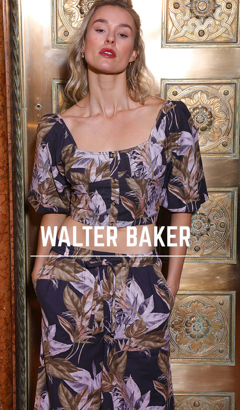  Baker ha vestito alcune delle donne più all'avanguardia della moda.</div> <img src=