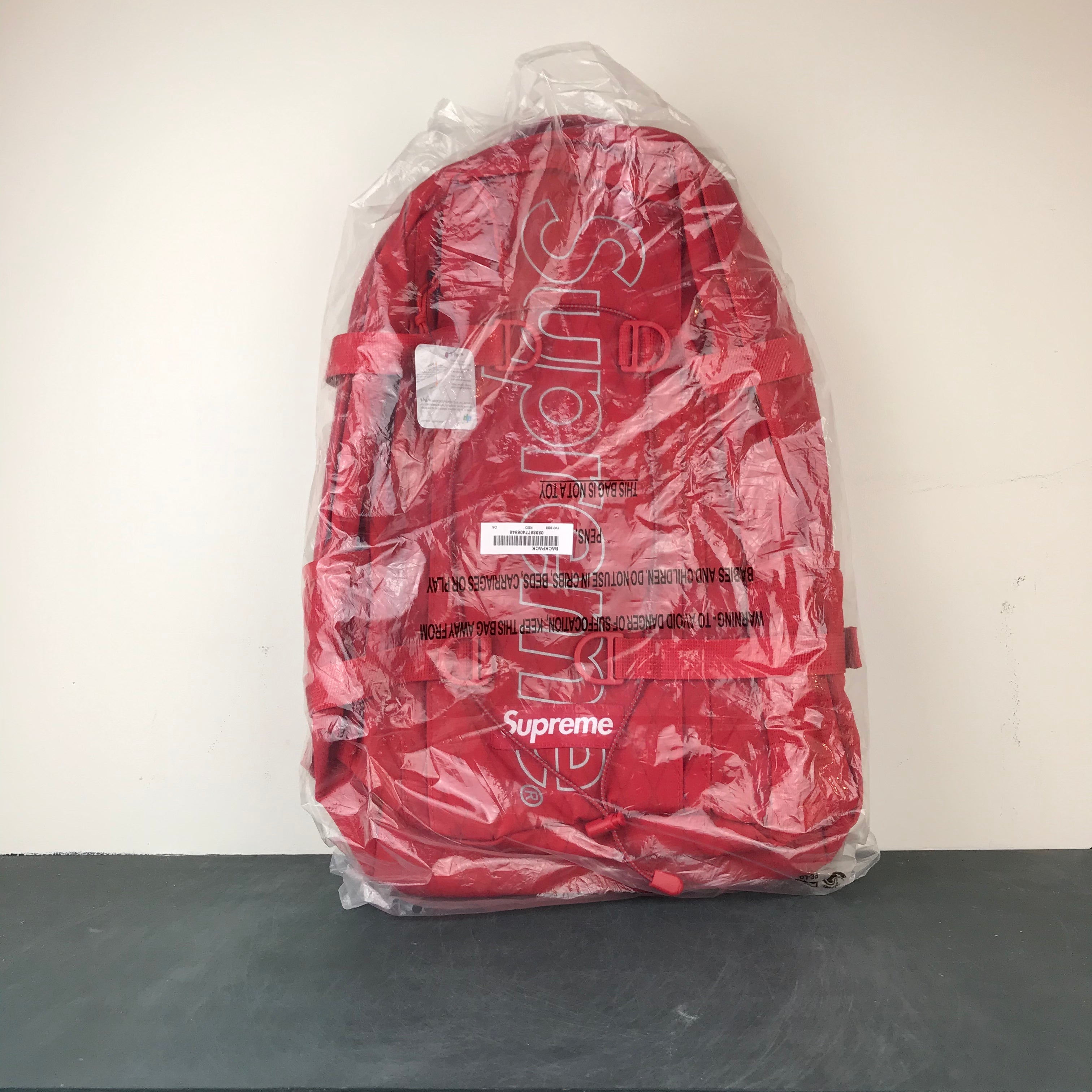 supreme backpack fw18 size