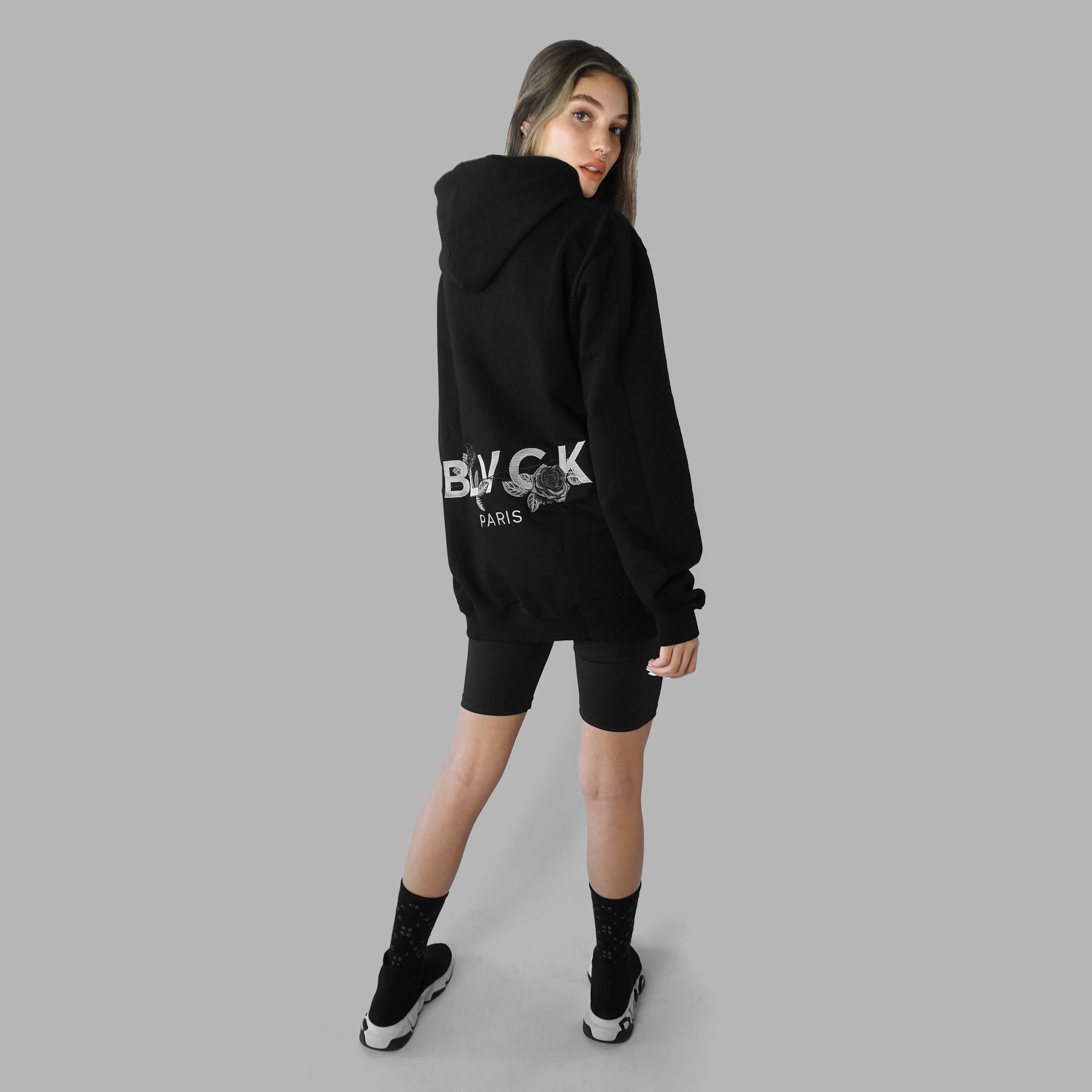 ☆お求めやすく価格改定☆ BLVCK PARIS フローラルロゴプルオーバー