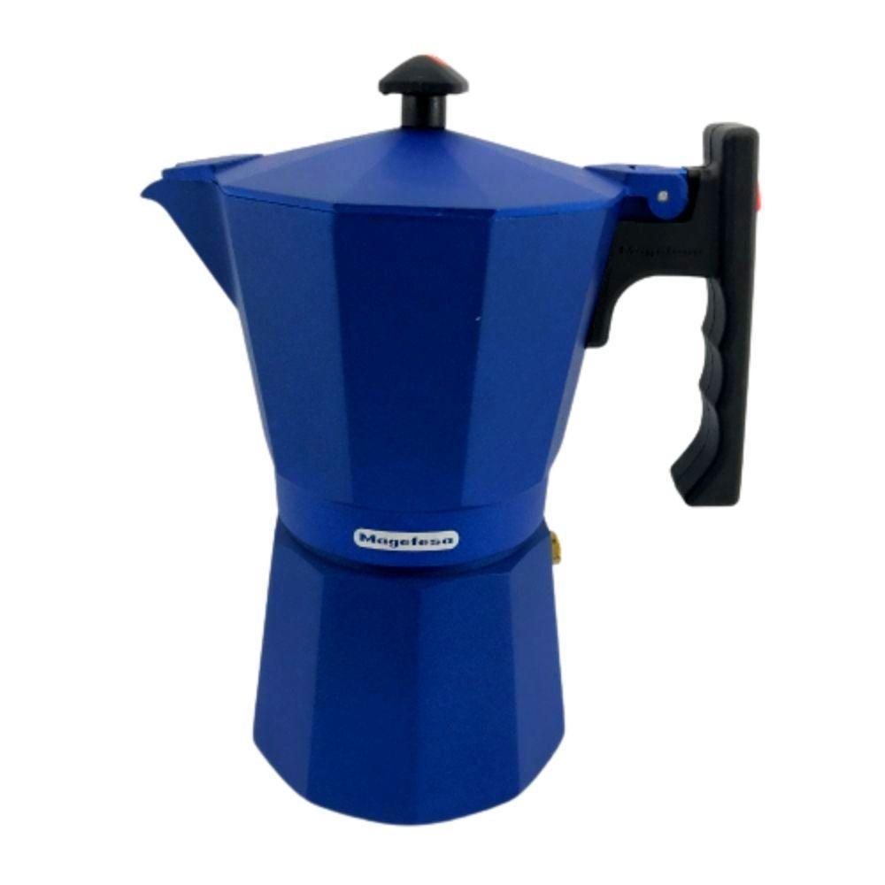 https://cdn.shopify.com/s/files/1/0272/4462/5955/products/Cafetera-Italiana-Magefesa-6-Tazas-Azul-M04900440_1.jpg?v=1638304243&width=1000